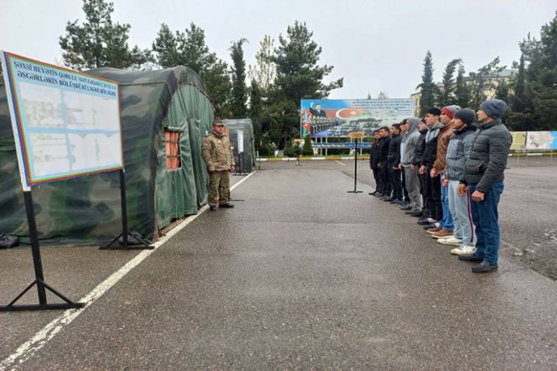  Hərbi vəzifəlilər Müdafiə Nazirliyi tərəfindən toplanışa çağrıldı  