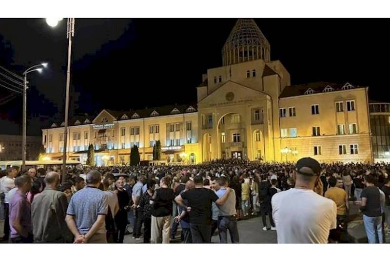  “Hazırda vəziyyət çox gərgindir” - Xankəndidə uzun gecə 