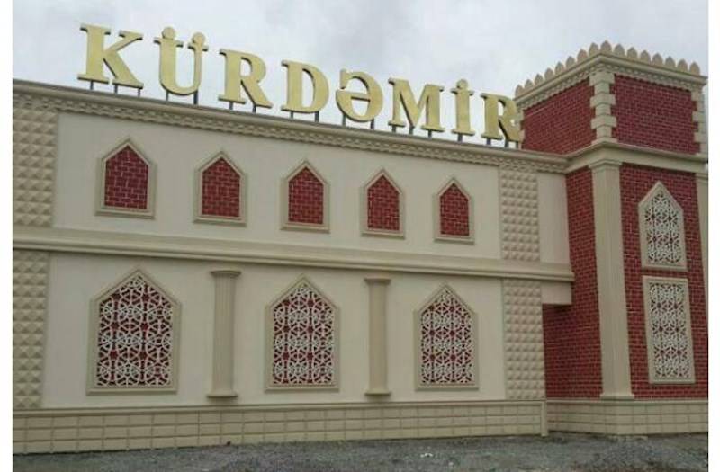  Kürdəmirdə anasını döyən oğlana kafe və restoranlara getmək qadağan edildi - MƏHKƏMƏ QƏRARI 