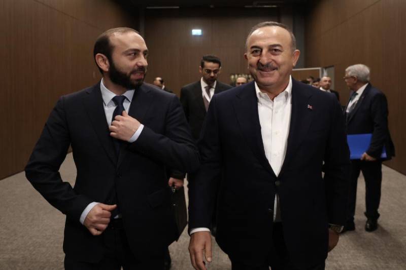  Ankarada Mövlud Çavuşoğlu ilə Ararat Mirzoyan arasında görüş başlayıb  