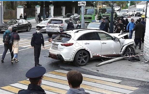  “İnfiniti”ni aşıran sürücü 100 gün sonra öldü...  