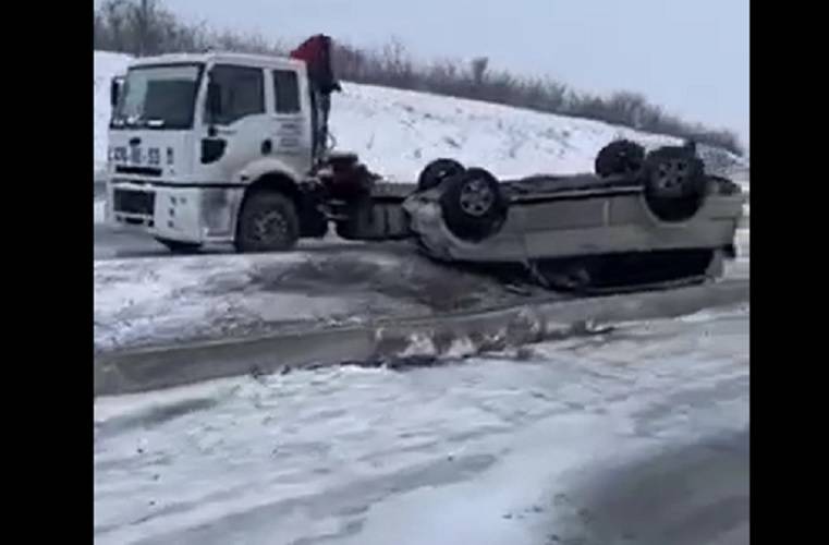  Şamaxıda “Pajero” sürüşərək aşdı  