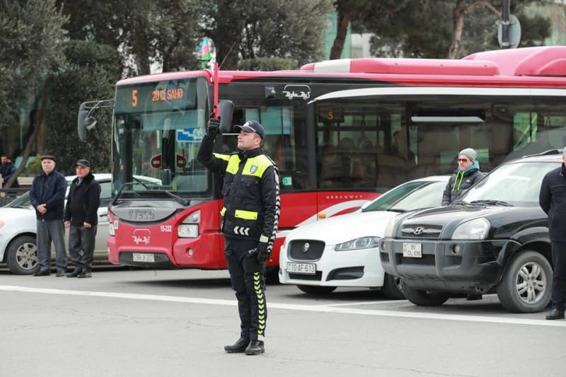  Azərbaycan şəhidlərini bir dəqiqəlik sükutla andı  