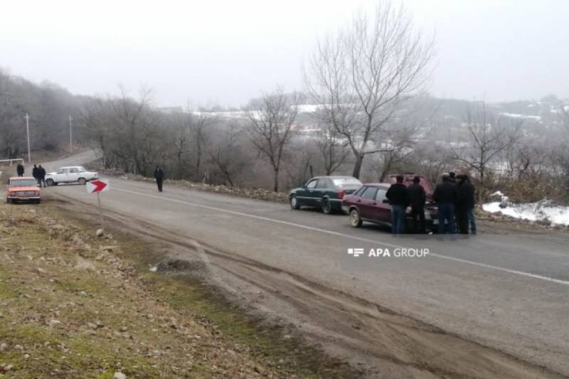  Azərbaycanda qəza - 4 maşın bir-biri ilə toqquşdu - FOTO 