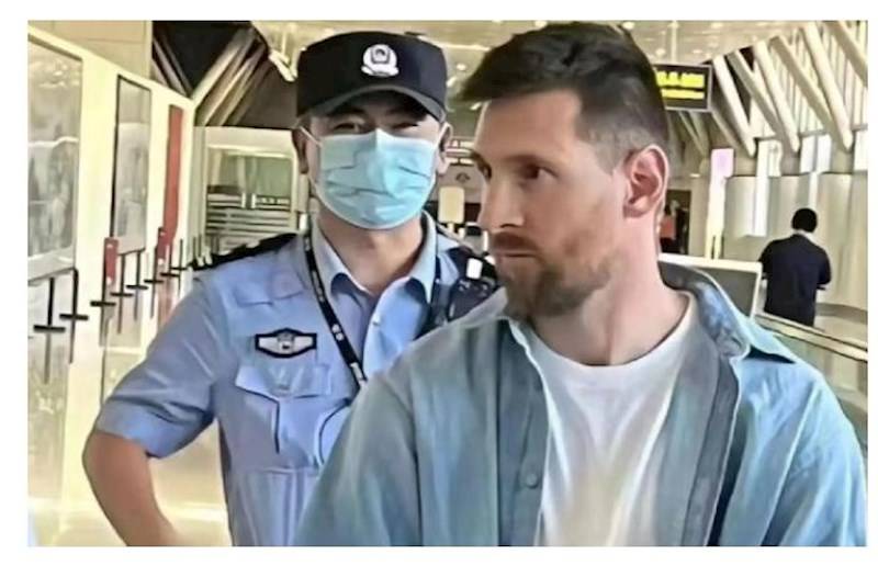  Messi Çində hava limanında saxlanıldı  