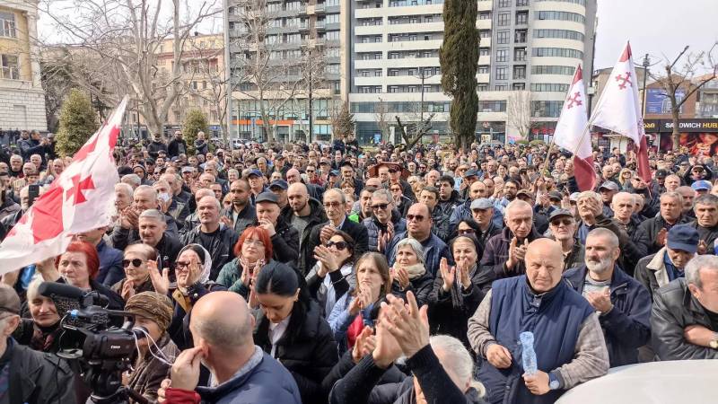  Gürcüstanda yenidən etiraz aksiyası başlayıb  