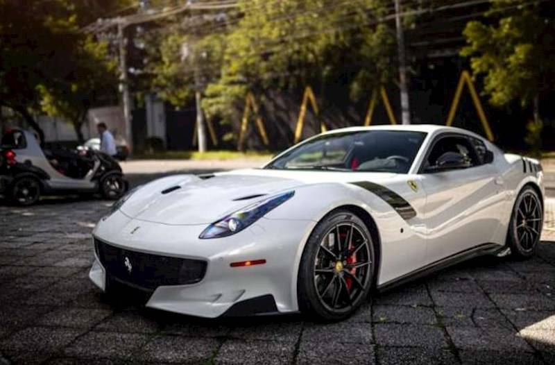  Bakıda qəzaya uğrayan “Ferrari”nin sahibi KİMDİR? - FOTO 