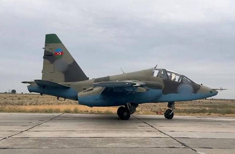  Ordumuz Su-25 qırıcılarını havaya qaldırdı - VİDEO 