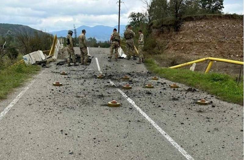  Ağdərədən çıxan ermənilər yolu minalayıblar - FOTO 