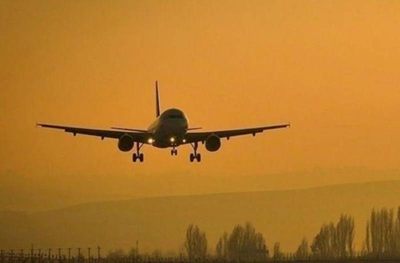  Bakı aeroportuna təcili eniş edən təyyarənin sərnişini öldü  