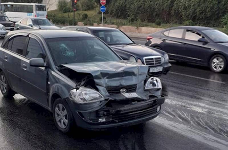  Yola bitum dağıldı, 6 maşın sürüşüb toqquşdu - FOTOLAR 