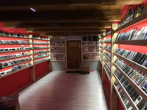  Bakıda 20 yaşlı gənc 12 minlik telefon oğurladı - Video  