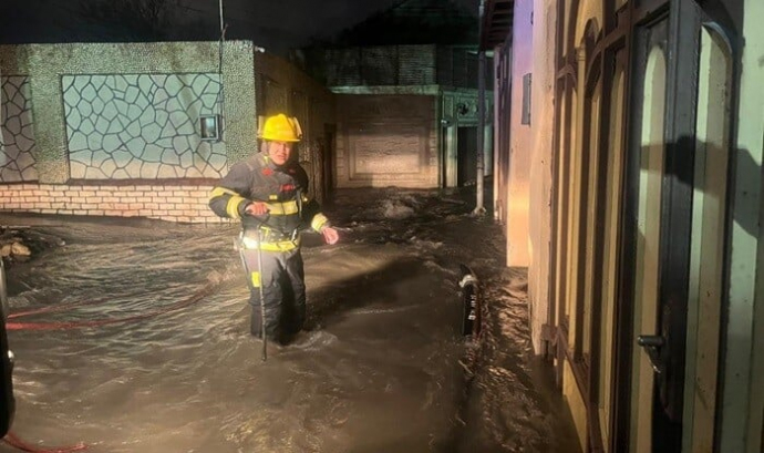  FHN bu ərazilərdə vətəndaşları təxliyə edir - Video  