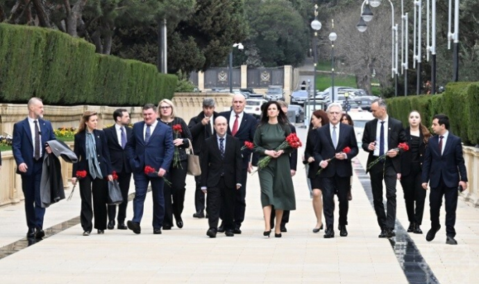  Tamerlan Qarayev Bakıdadır - Foto  