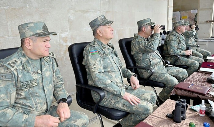  Həsənov döyüş atışlı taktiki təlimin gedişatını yoxladı  