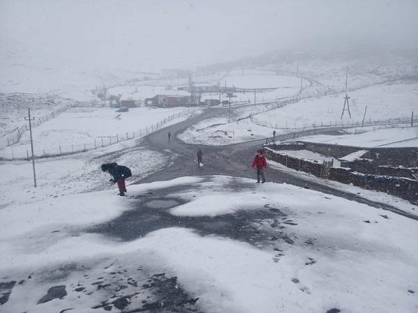  Qubada qarın hündürlüyü 3 metrə çatdı - Video  