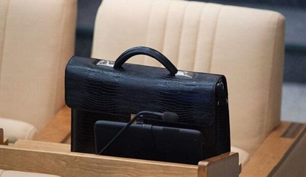  Tanınmış professor işdən çıxdı - Foto  