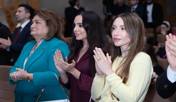  Leyla və Alyona Əliyevalar film təqdimatında... - Foto  