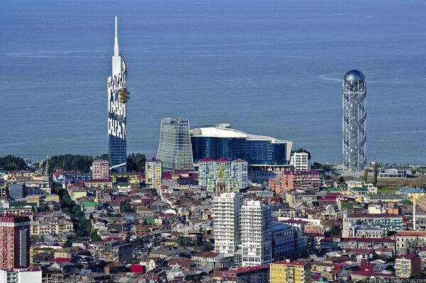  Batumidə iki azərbaycanlı külli miqdarda narkotiklə tutuldu  