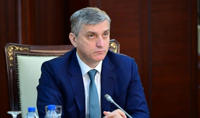  Vüqar Gülməmmədov Milli Məclisdə hesabat verir  