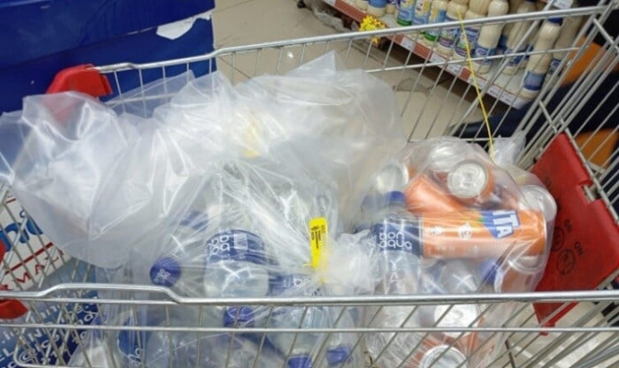  Marketdə istehlaka yararsız məhsullar aşkarlandı  