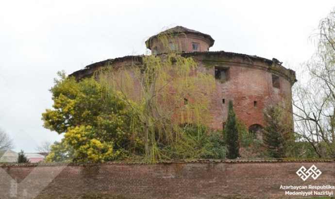  Dairəvi qalada bərpa işlərinə başlanıldı - Foto  