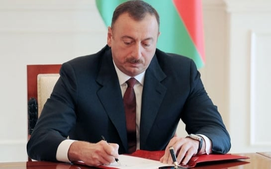  Prezident bu başçını vəzifəsindən azad etdi  