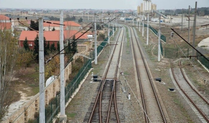  Dəmir yolunda təhlükəsizlik belə gücləndirilir - Foto  