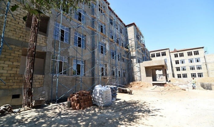  Bakıda 3 məktəb sökülüb yenidən tikilir - Foto  