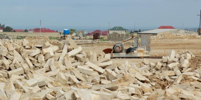  65 yaşlı kişi Bakıda daş karxanasında öldü  