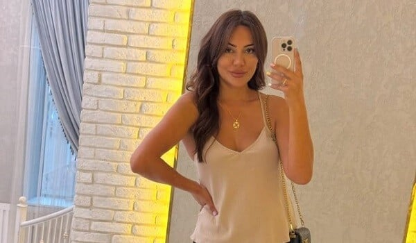  Xanım bloger hava limanında saxlanıldı  