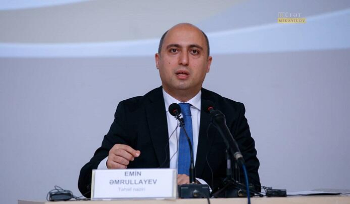  Nazir qalmaqallı xanım direktoru işdən çıxardı  