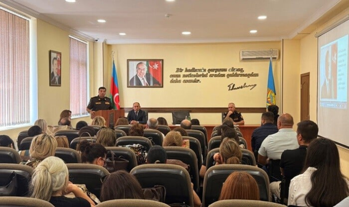  FHN bu mövzuda kurs-seminar keçirdi  