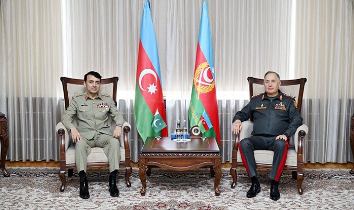  Kərim Vəliyev pakistanlı generalla görüşdü  