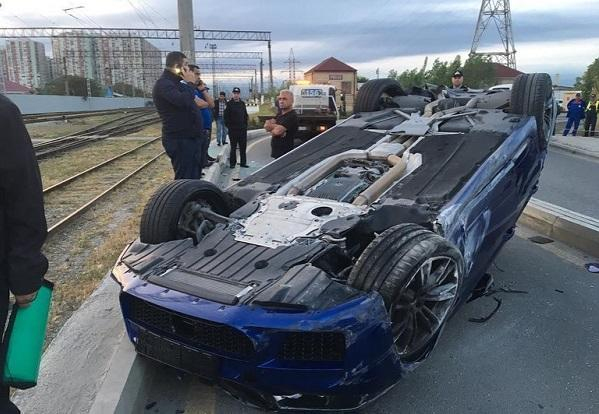  BMV 3 maşına çırpılaraq aşdı - Foto  