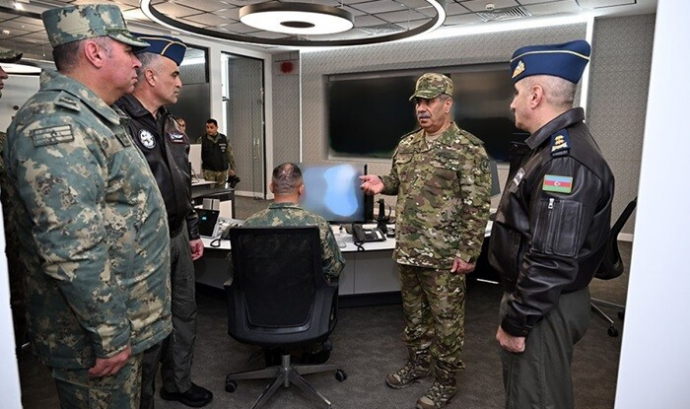  Nazir döyüş fəaliyyətini yoxladı, tapşırıqlar verdi - Foto  