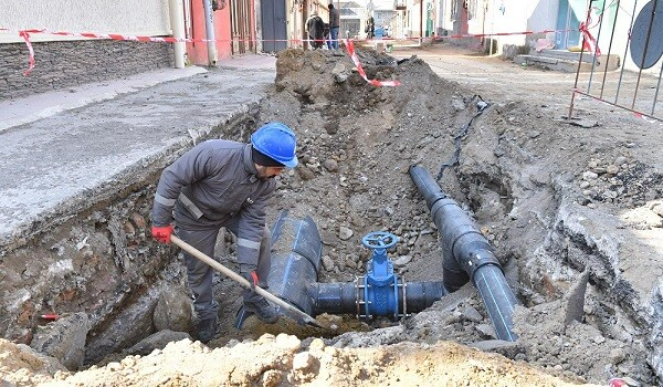  Bakıda qəzalı su xətləri yeniləndi - Video  