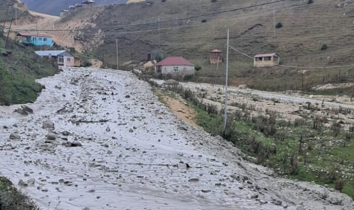  Balakəndə 43 yaşlı kişini sel apardı  