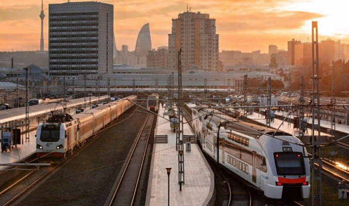  ADY Qadınlar Günü ilə bağlı sərnişinlərə müraciət etdi  