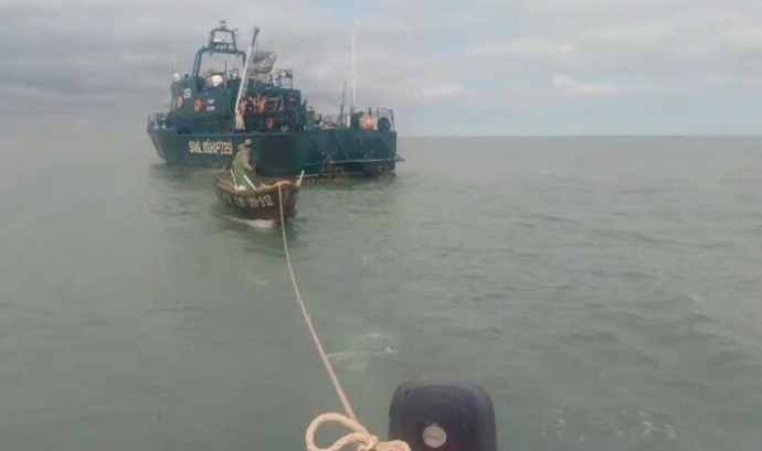  Xəzərdə köməksiz qalan azərbaycanlılar xilas edildi - Foto  