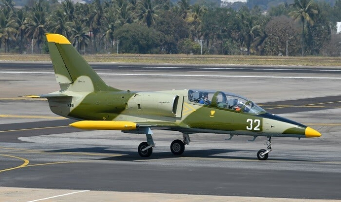  MN bu təyyarələrin görüntülərini yaydı - Video  