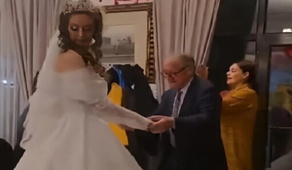  Bakıda 93 yaşlı kişi 42 yaşlı qadınla ailə qurdu - Video  