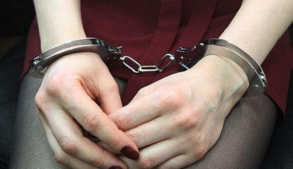  İşlədiyi ofisdən 9 min dollarlıq fotoaparat oğurlayan qadın saxlanıldı  