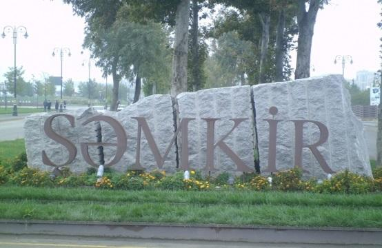  Şəmkirdə ana və oğul döyüldü  