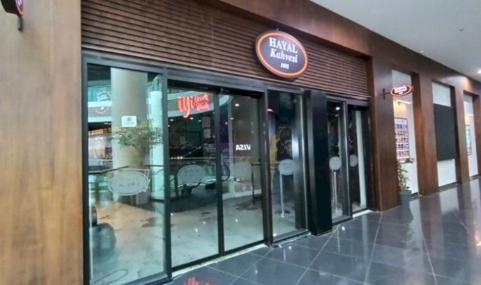 Bulvardakı məşhur klubda yararsız qida məhsulları aşkarlandı - Foto  