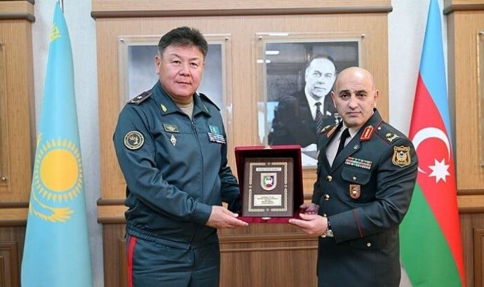  Qazaxıstanlı general Azərbaycana gəldi - Foto  