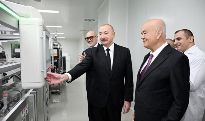  Prezident dərman istehsalı müəssisəsinin açılışında...  