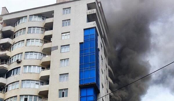  Ceyranbatanda yaşayış binasında yanğın başladı  
