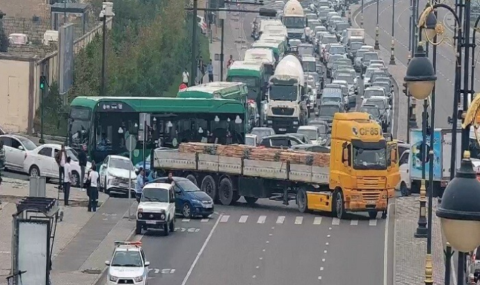  Bakının əsas prospekti buna görə iflic oldu - Foto  