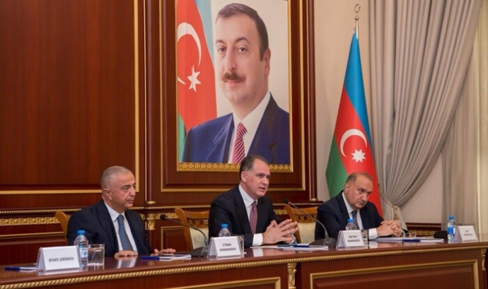  Arif Mərdanov kollektivə təqdim edildi - Foto  